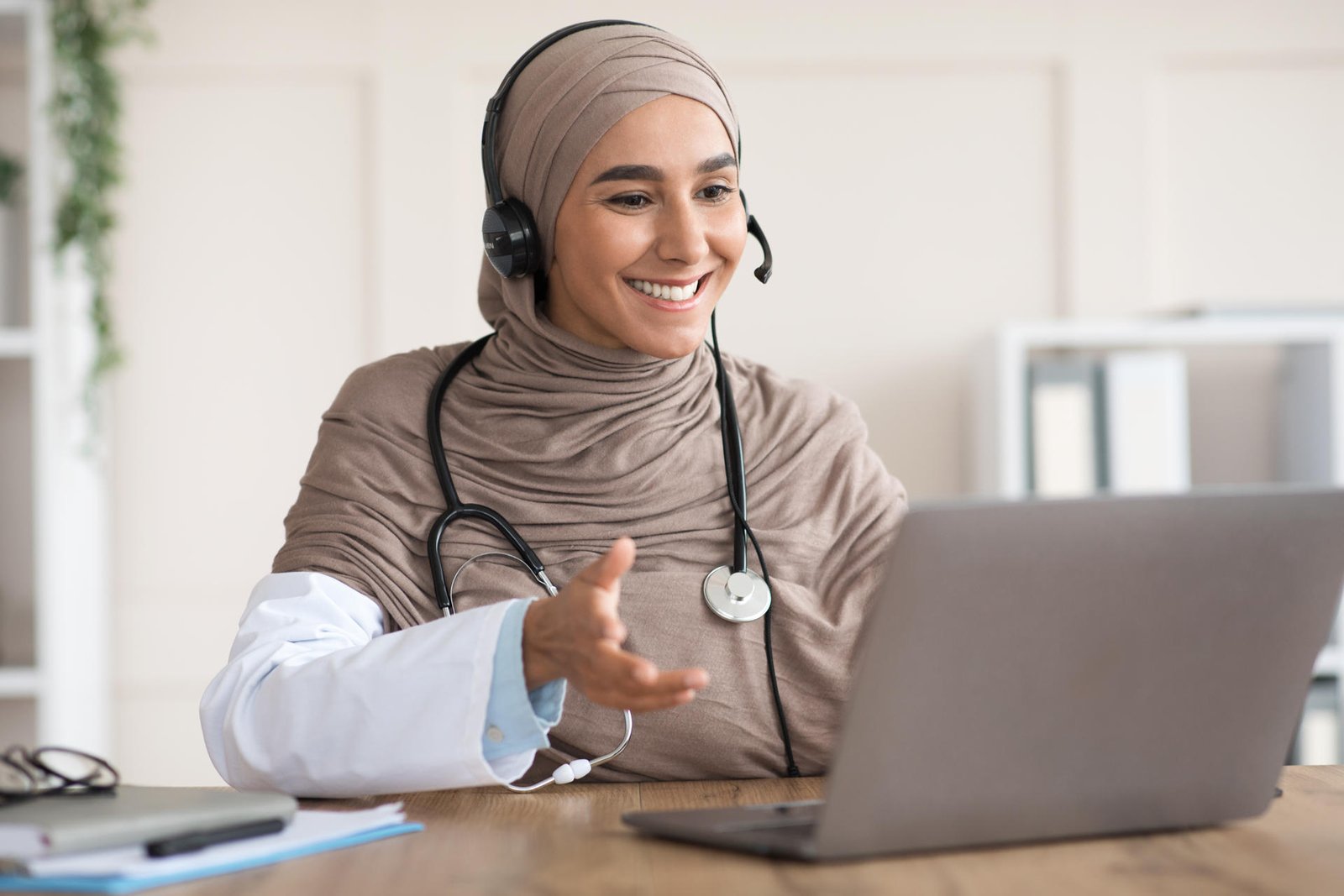 arab-female-doctor-working-in-the-clinic-2025-03-18-17-33-41-utc.jpg arab-female-doctor-working-in-the-clinic-2025-03-18-17-33-41-utc.jpg